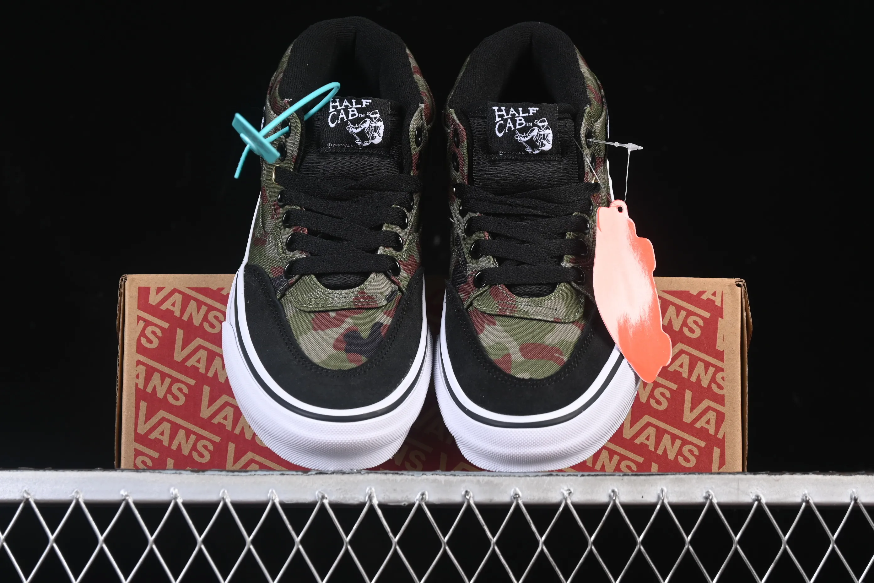 All categories Vans Vans series Vans Mid Vans China Vans Half Cab 33 Vans official retro casual simple versatile skateboard shoes VN000DZ3BLK
